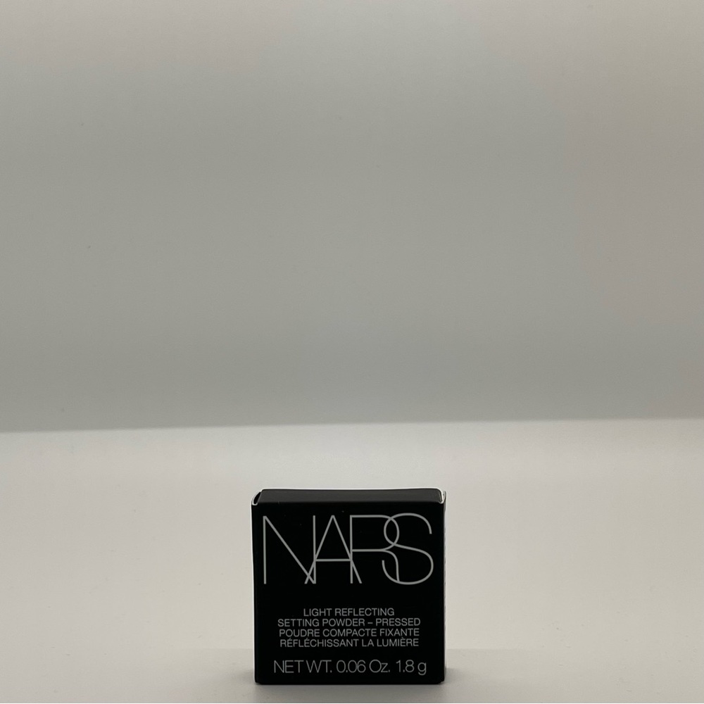 NARS Light Reflecting Setting Powder - Picture 3 of 10